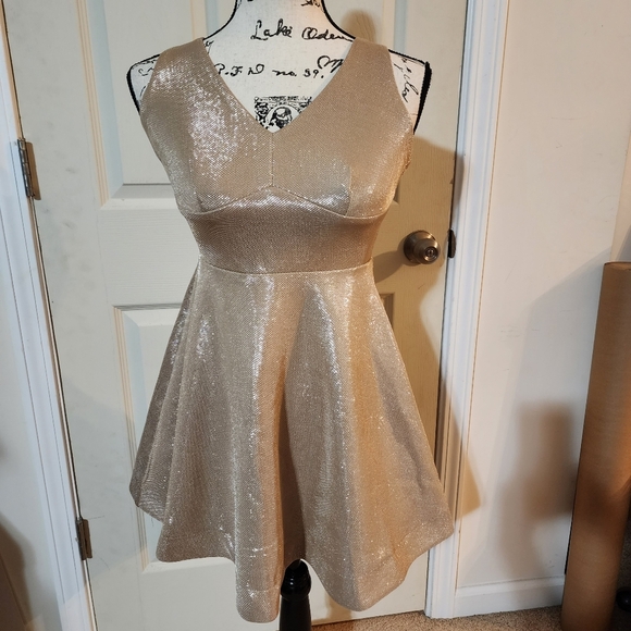 Teeze Me Macy'sGold Shimmer Fit &FlareDress Size 3/4 - Picture 3 of 16
